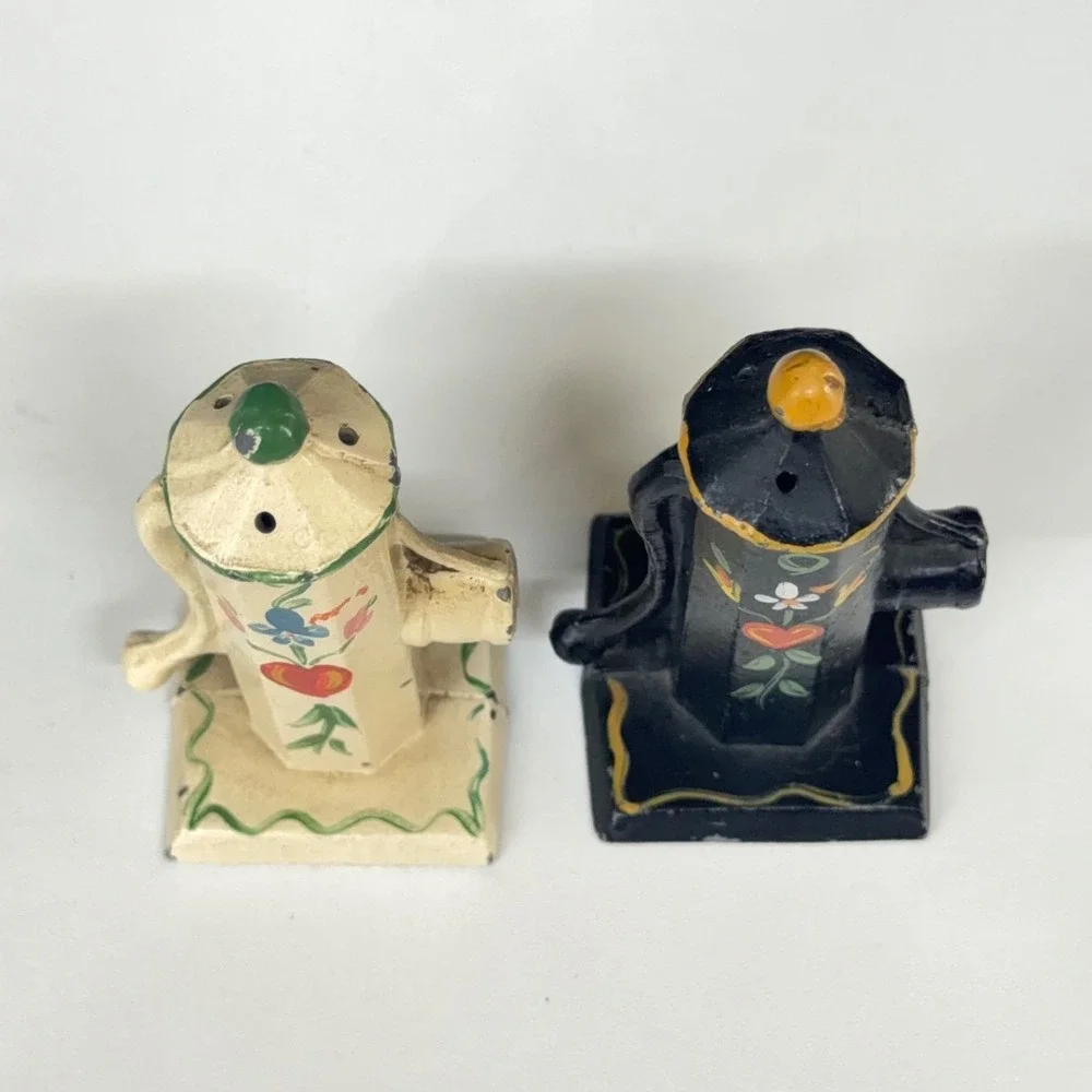 Vintage Cast Iron Water Pump‎ Salt and Pepper Shakers Hand Painted Floral Set